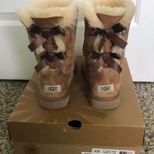 UGG Bailey Bow Chestnut Boot Size 10